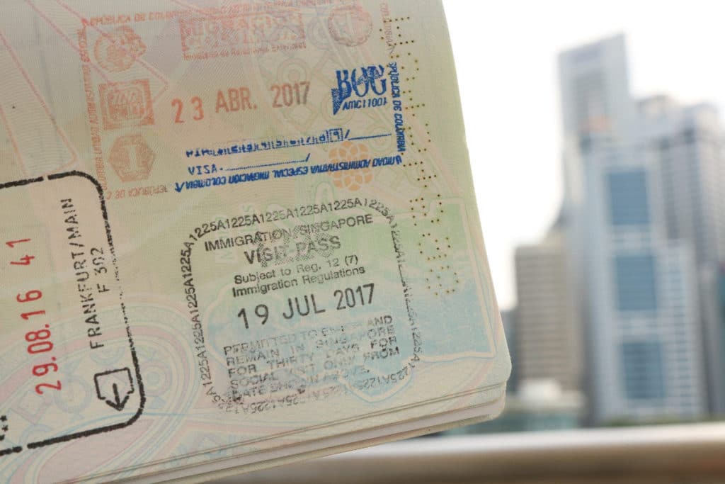 Pasaporte sello inmigracion singapur