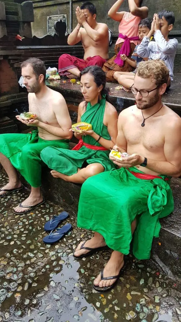 Ritual Templo Tirta Empul Bali