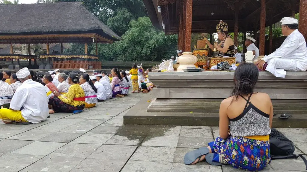Ceremonia templo Tirta Empul