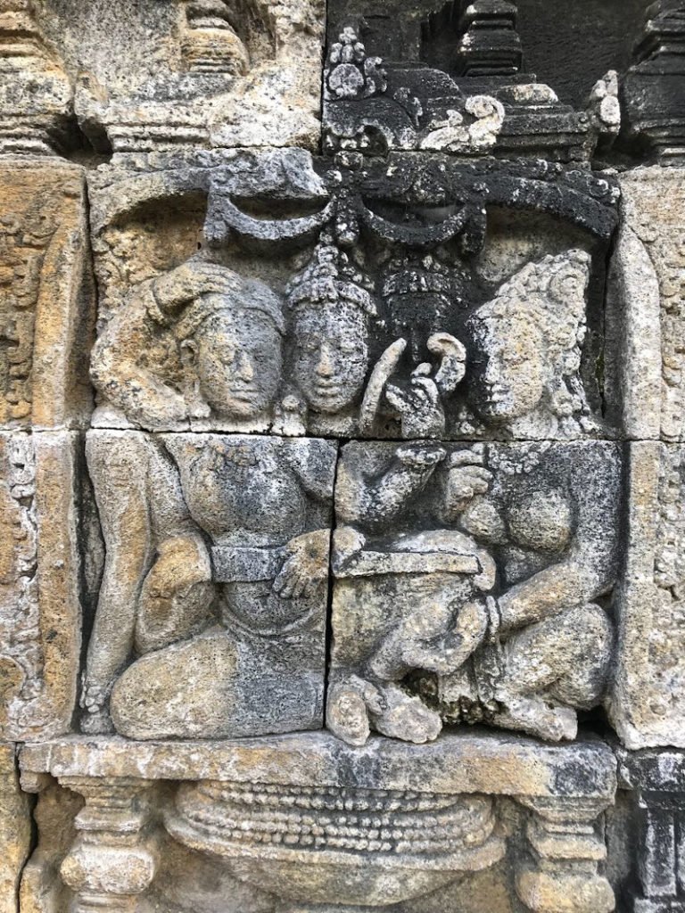Imagenes talladas templo Borobudur