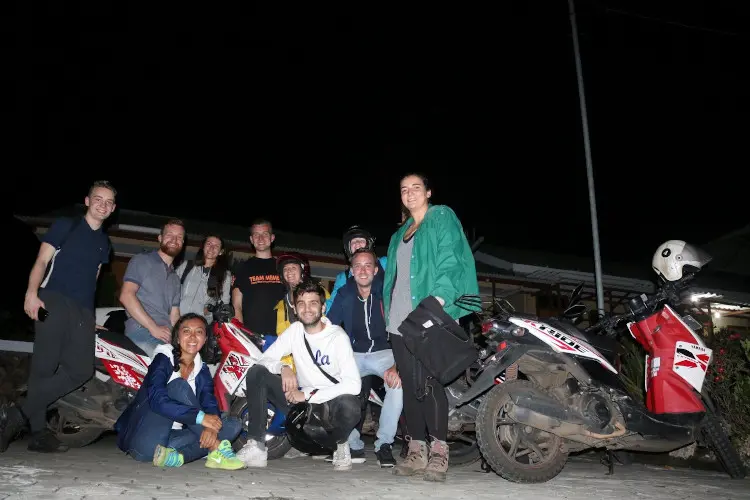 Motos para subir al volcán Ijen